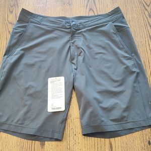Lululemon commission short swim 9"